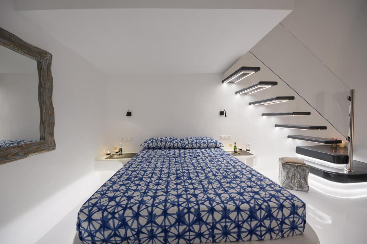 The Luna Caverns Fira (Santorini) Exterior photo