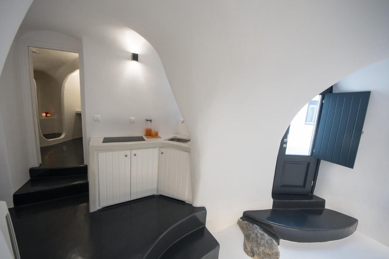 The Luna Caverns Fira (Santorini) Exterior photo