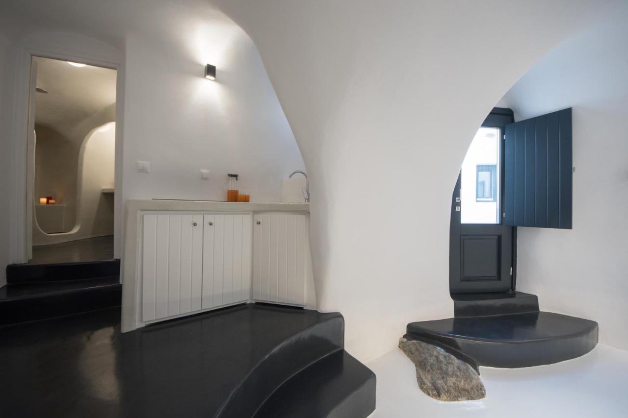 The Luna Caverns Fira (Santorini) Exterior photo