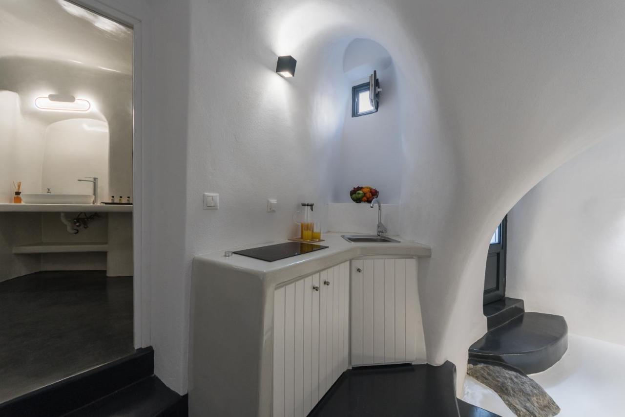 The Luna Caverns Fira (Santorini) Exterior photo